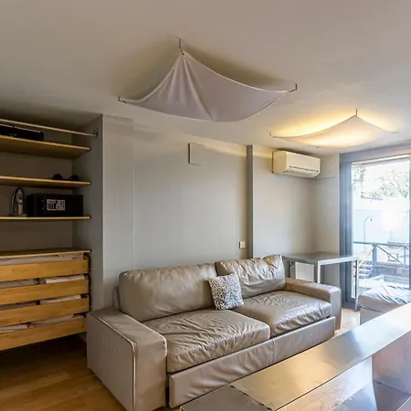 - Gracia Pool Center Barcelona